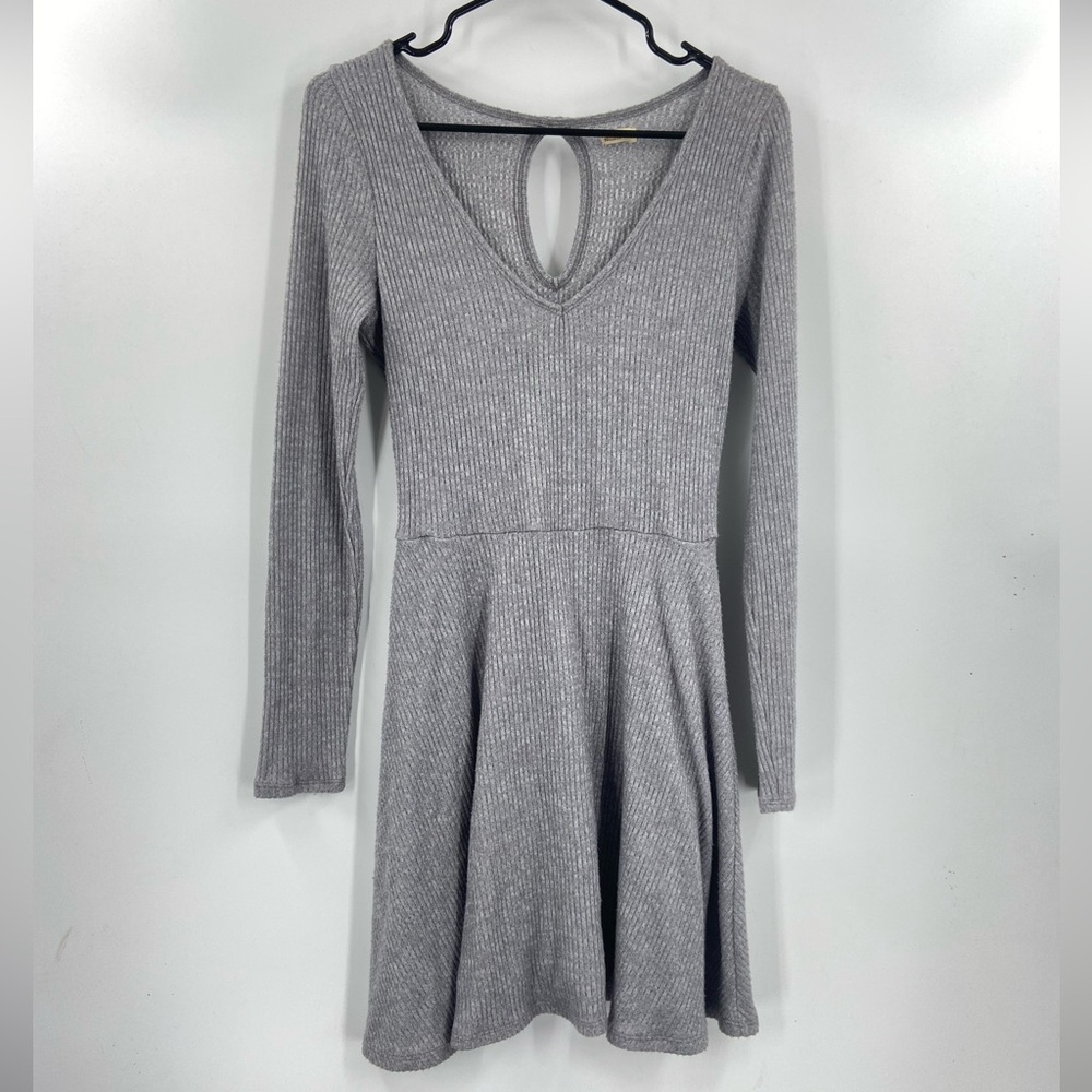 Hollister‎ V-Neck Long Sleeve Fit and Flare Robbed Dress Medium Gray